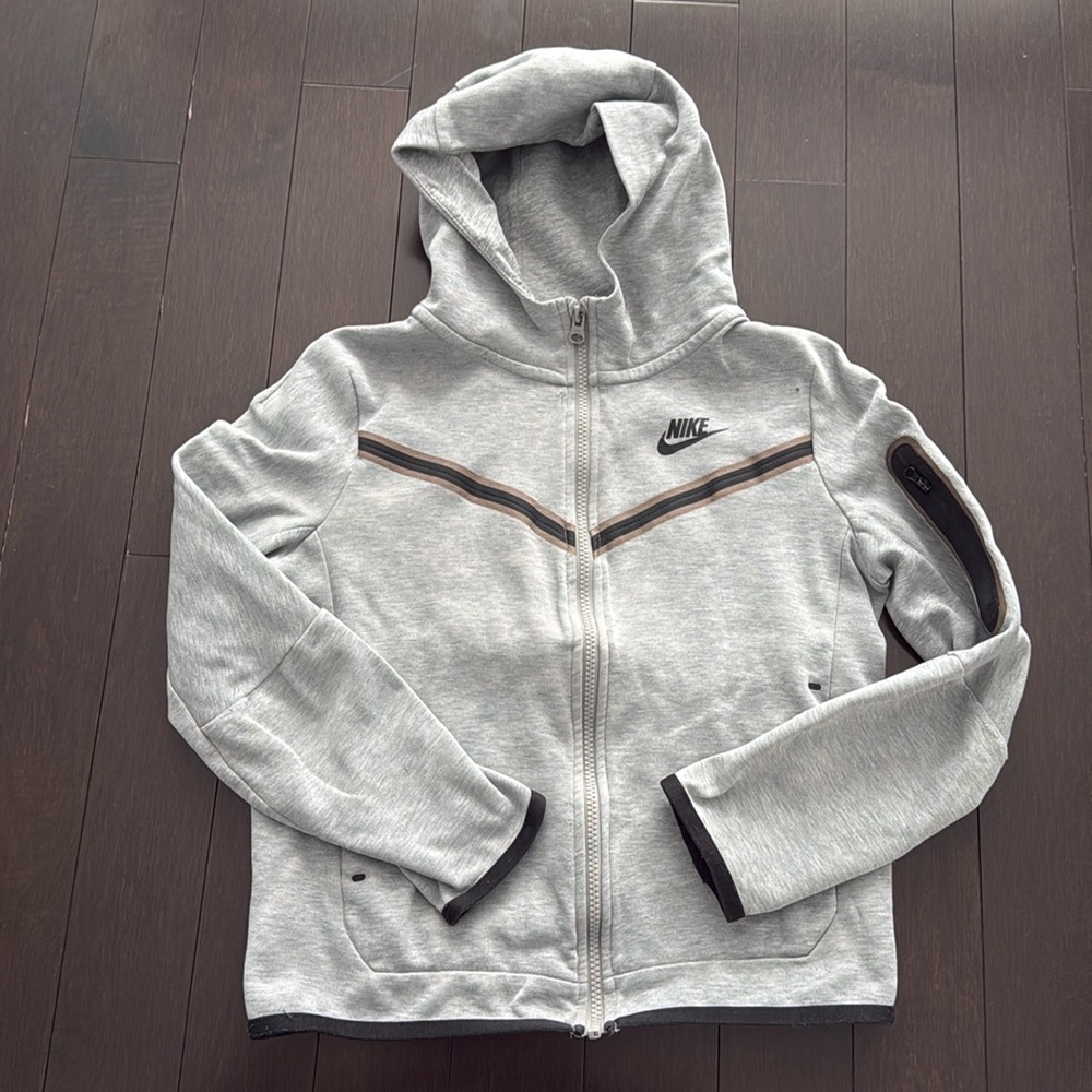Nike tech fleece zip up hoodie boys size M
